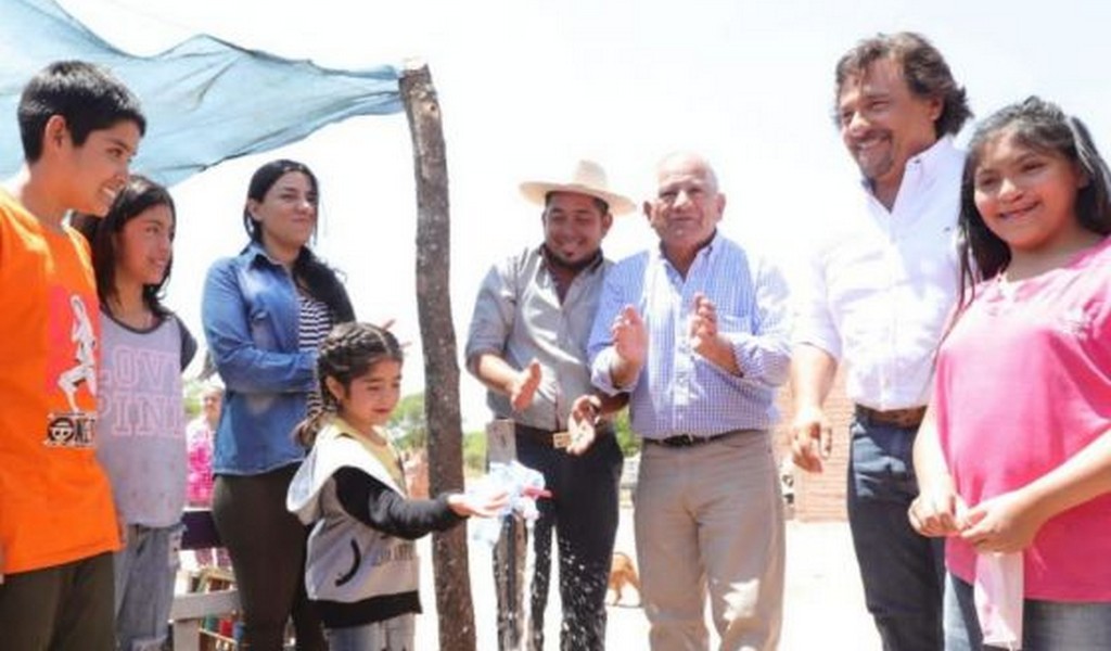 Importante inversión de la Provincia en Joaquín V. González permitirá que miles de familias tengan conexión a la red de agua