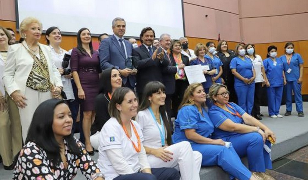 El gobernador Sáenz distinguió al hospital público Arturo Oñativia por el Premio Nacional a la Calidad