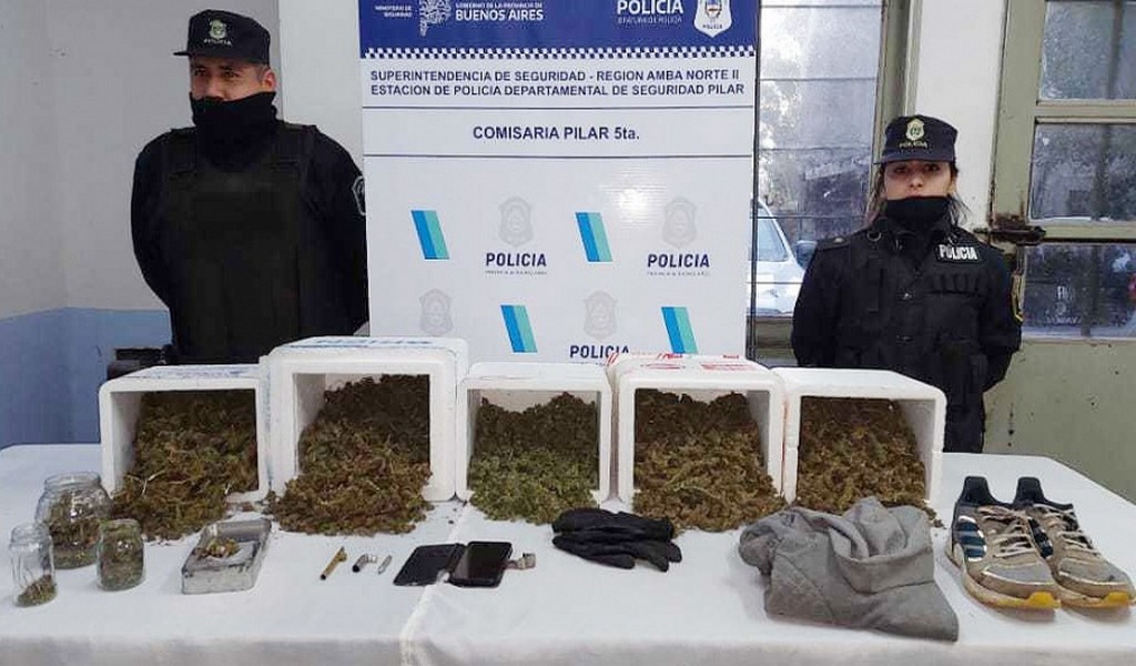 Detuvieron a cuatro personas por vender drogas y tener armas en Pilar
