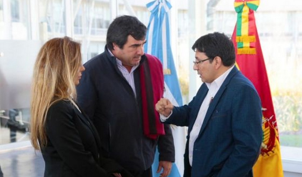 El Gobierno dialoga con Bolivia para lograr el suministro eléctrico a poblaciones cercanas a la frontera