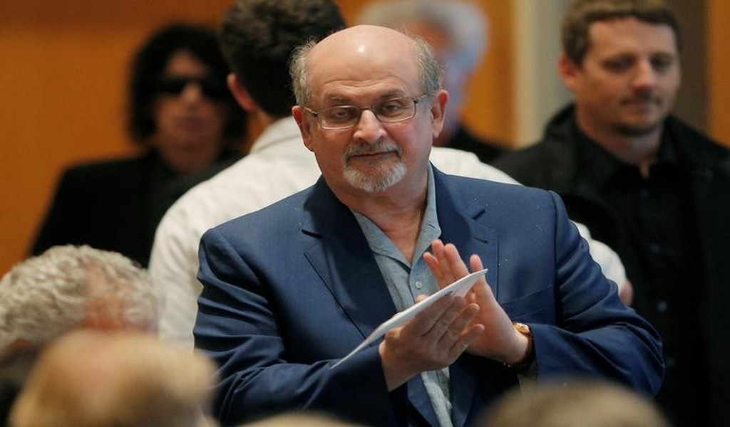 Apuñalan en Nueva York al escritor Salman Rushdie, que estaba amenazado de muerte