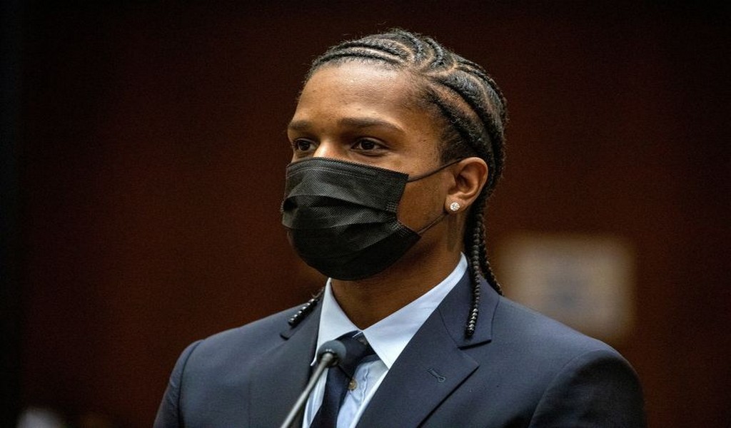 El rapero A$AP Rocky se declara inocente de cargos de agresión con arma de fuego