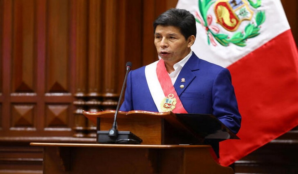 Presidente de Perú rearma otra vez gabinete mientras crecen investigaciones por presunta corrupción