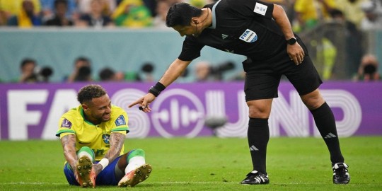 Neymar tiene un esguince de tobillo derecho y preocupa a todo Brasil