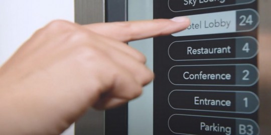 Hitachi presenta un control para elevadores sin contacto