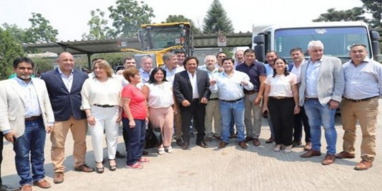 En Orán, el gobernador Sáenz entregó maquinaria vial y recorrió obras